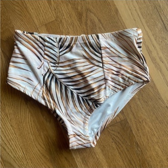 Rhythm. Panama Hi-Waist bottom in Sand Size Small NWT - Picture 6 of 13